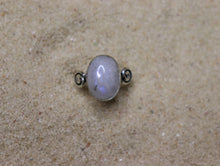 Load image into Gallery viewer, Moonstone Magic Ring US8

