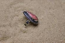 Load image into Gallery viewer, Pink Thulite Ring US7
