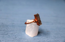 Load image into Gallery viewer, Clear Quartz Statement Ring
