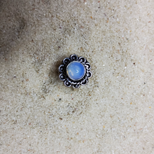 Load image into Gallery viewer, Moonstone Flower Ring US6.5
